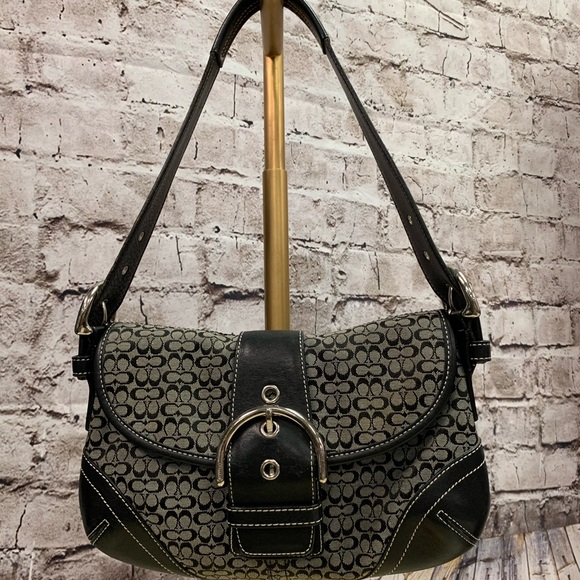 Coach Handbags - Small Coach purse